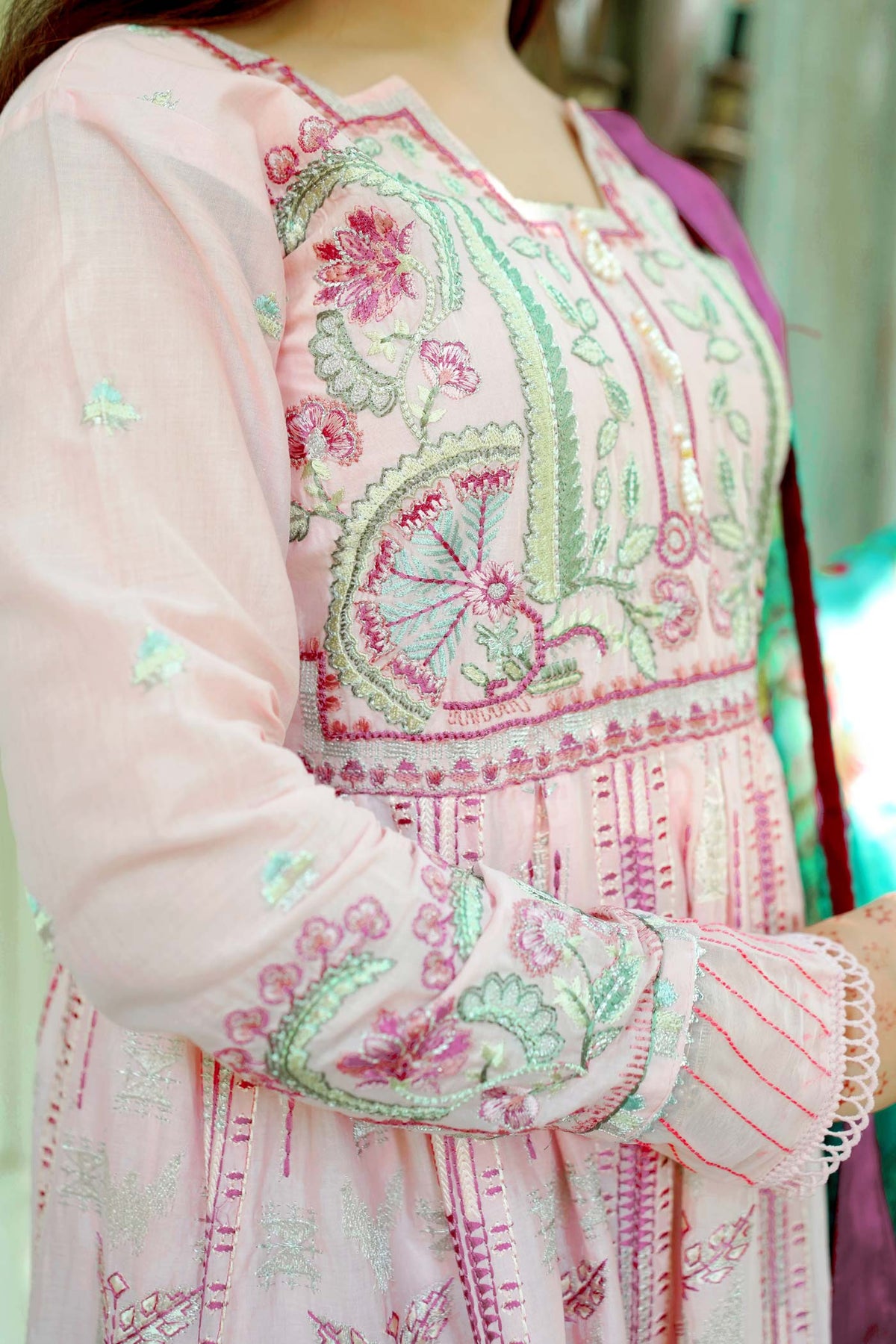 3 Piece - Enbroided Lawn Suit