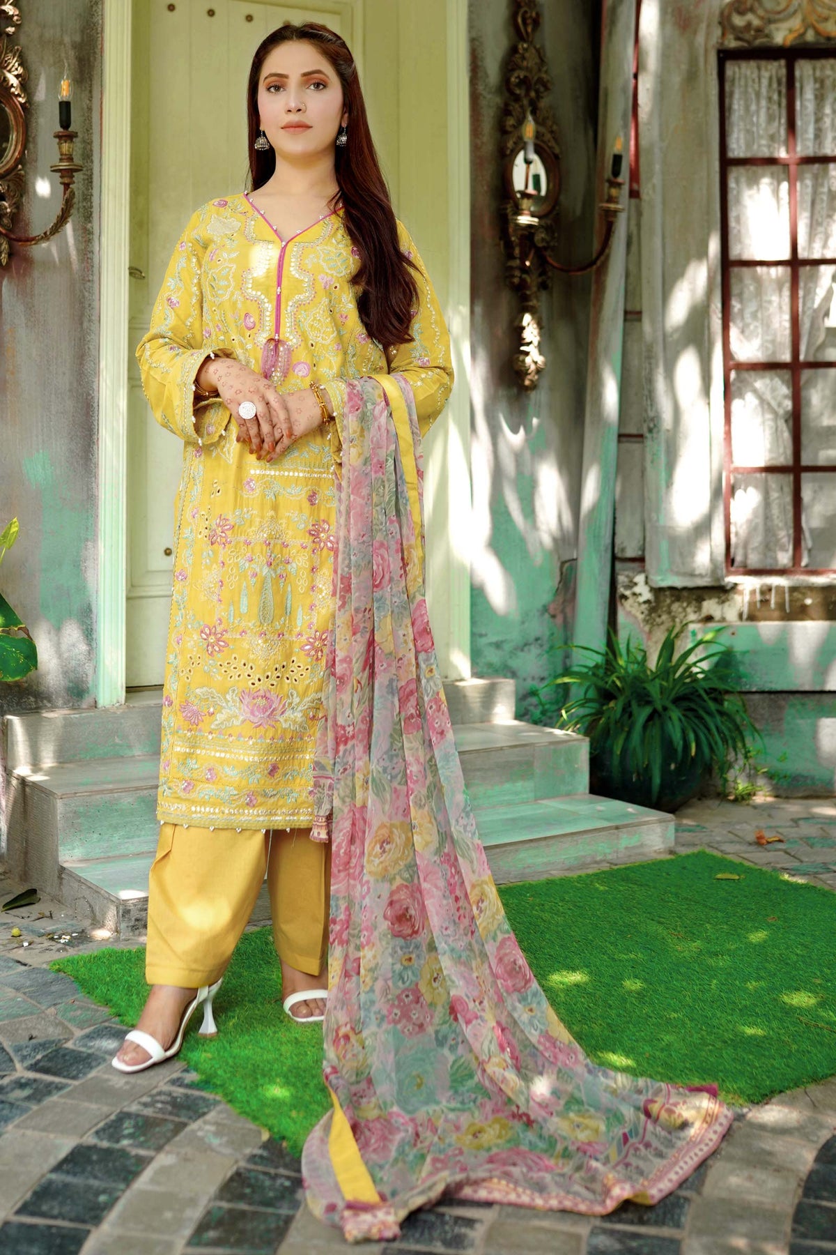 3 Piece - Embroided Lawn Suit